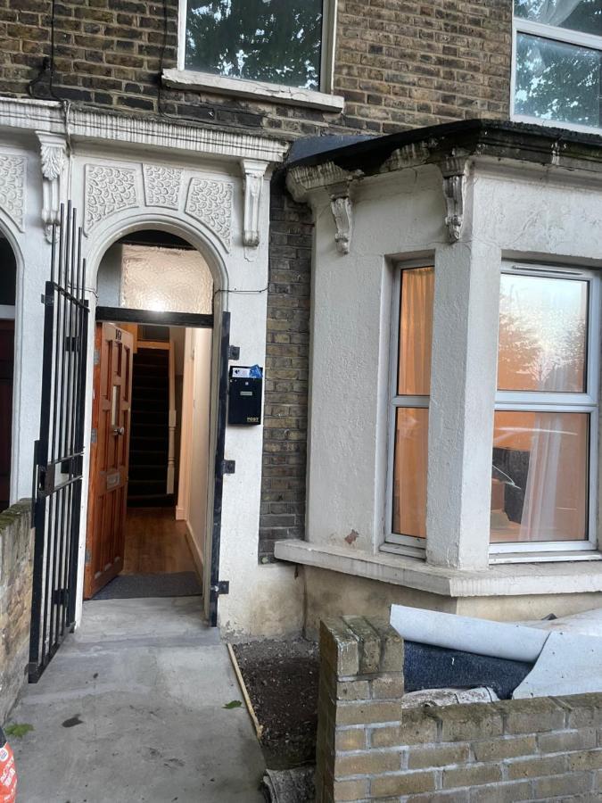 147 Knapp Road House London Exterior photo