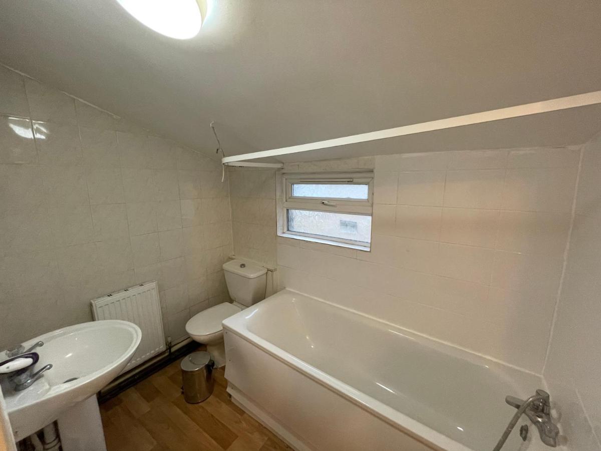 147 Knapp Road House London Exterior photo